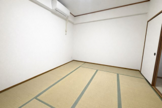 掲載写真の一部は、室内イメージをお伝えするために画像補正（荷物の消去等）を行っています。現況を優先してください。
