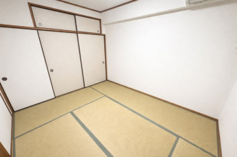 掲載写真の一部は、室内イメージをお伝えするために画像補正（荷物の消去等）を行っています。現況を優先してください。
