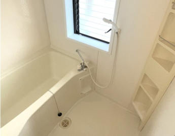 落ち着いた空間のお風呂です