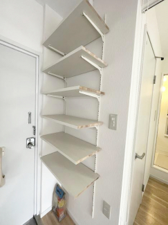 収納もある玄関です