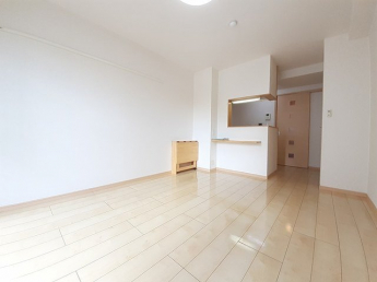 ゆったり過ごせる居間です