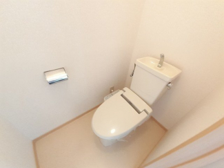 コンパクトで使いやすいトイレです