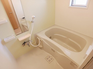 コンパクトで使いやすいお風呂です