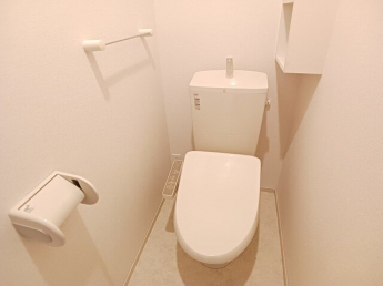 コンパクトで使いやすいトイレです