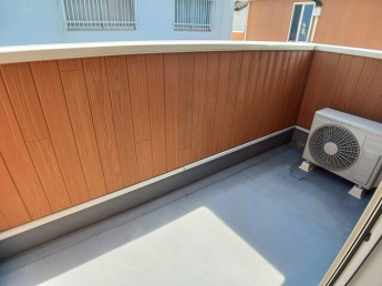 外からの目が気にならないバルコニーで洗濯物が干せます