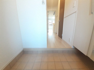 毎日通る玄関はこちらです