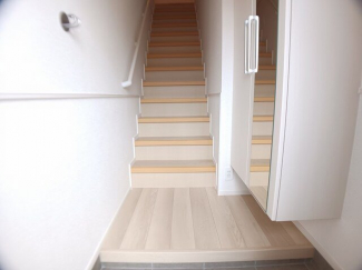 明るい玄関です