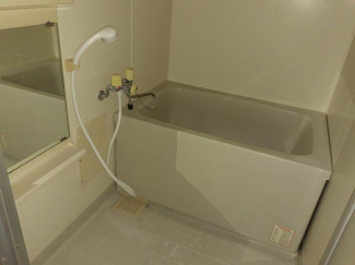 落ち着いた空間のお風呂です