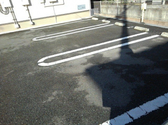 駐車場に車を止められます