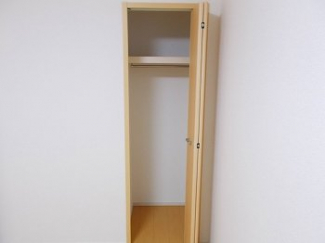 明るい色調の室内です