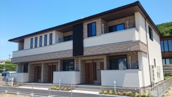 落ち着いた雰囲気の外観です