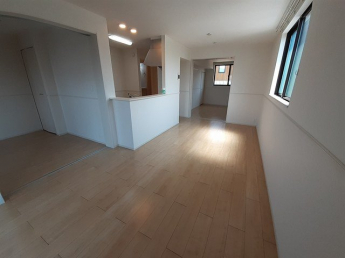 ゆったり過ごせる居間です