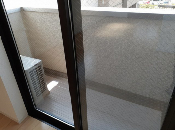 落ち着いた時間を過ごせるバルコニーです