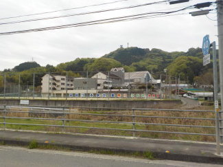 伊台中学校まで、2,700メートル