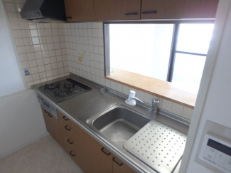 コンパクトなキッチンで掃除もラクラク