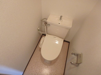 コンパクトで使いやすいトイレです