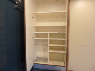 玄関収納です