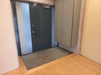 落ち着いた玄関です