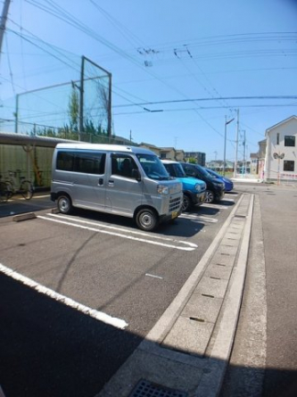 【駐車場】