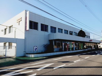 松前郵便局様まで750m