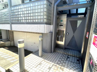 【エントランス】