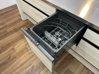 食洗機付きキッチンで家事のお時間も短縮できます。