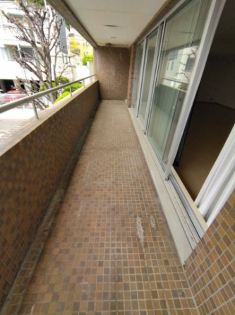 【バルコニー】