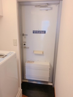 落ち着いた玄関です