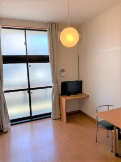 こちらのリビングで趣味の時間をお楽しみください