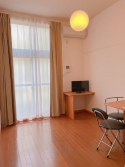 落ち着いて過ごせるお部屋なので、寝室にいかがでしょうか