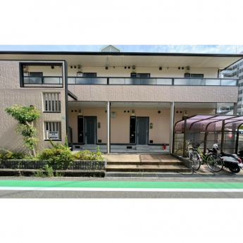 落ち着いた雰囲気の外観です