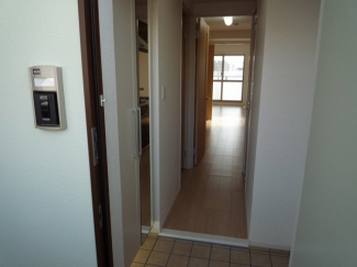 毎日通る玄関はこちらです