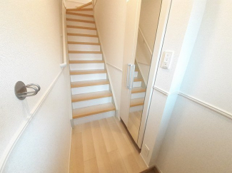 収納もある玄関です