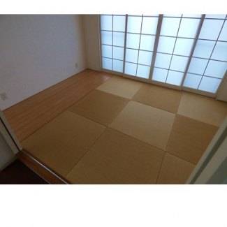 内装は落ち着いています