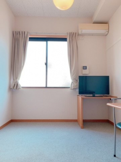 こちらの居間で趣味の時間をお楽しみください