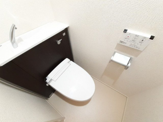 ゆったりとした空間のトイレです