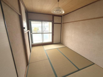 開放的な寝室です