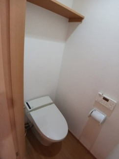 コンパクトで使いやすいトイレです