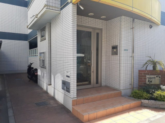 毎日通るエントランスはこのようになっています