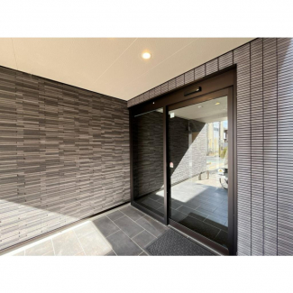 毎日通るエントランスはこのようになっています