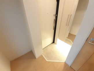 明るい玄関です