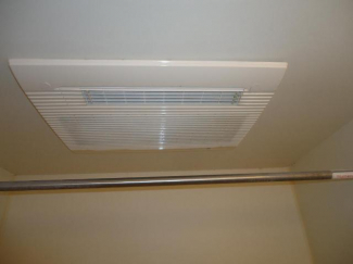 雨の日も安心の浴室換気乾燥機