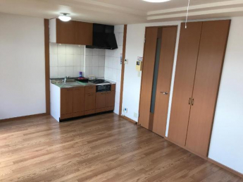 １１帖あり広く使えるリビング