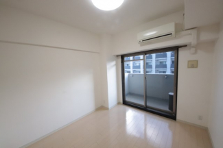 こちらの居間で趣味の時間をお楽しみください