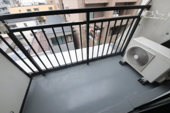 お洗濯にも便利なバルコニー付き