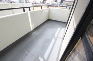 お洗濯にも便利なバルコニー付き