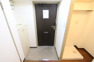 明るい玄関です