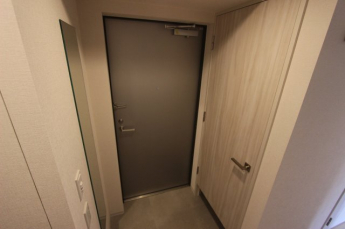 収納もある玄関です