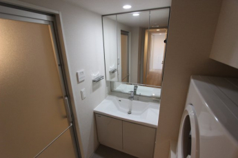 コンパクトで使いやすい洗面所