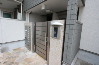 毎日通るエントランスはこのようになっています